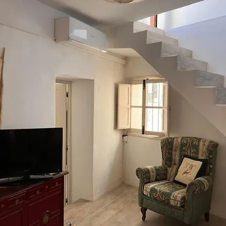 Fint Litet Hus I Hjaertat Av Gamla Stan Och Naera Hav