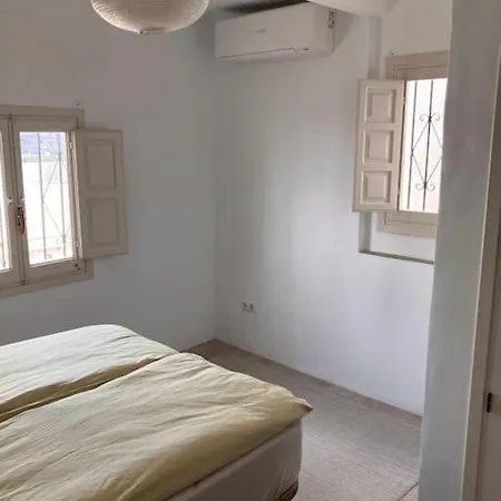 Fint Litet Hus I Hjaertat Av Gamla Stan Och Naera Hav Сasa de vacaciones Salobreña