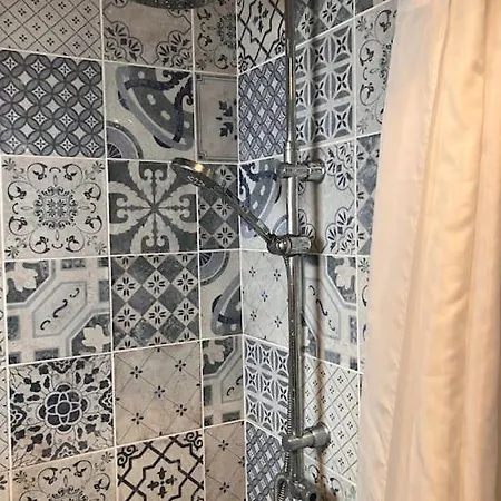 Fint Litet Hus I Hjaertat Av Gamla Stan Och Naera Hav Сasa de vacaciones *