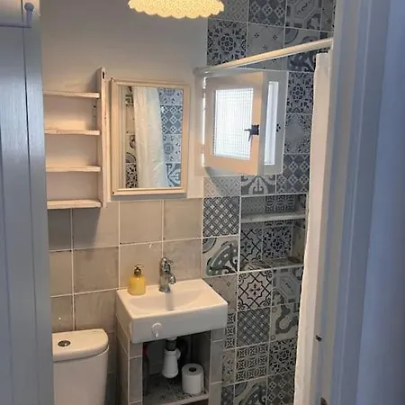 Fint Litet Hus I Hjaertat Av Gamla Stan Och Naera Hav